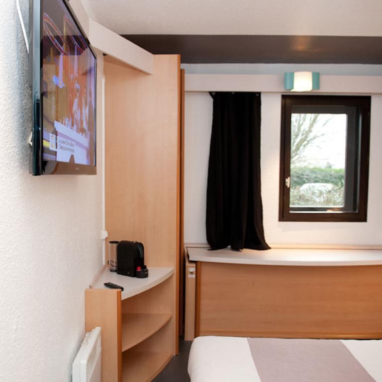 Egg Hotel Gonesse กูเนสส์ ภายนอก รูปภาพ
