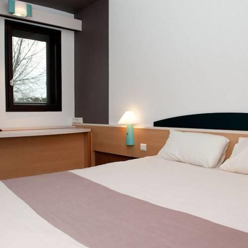 Egg Hotel Gonesse กูเนสส์ ภายนอก รูปภาพ