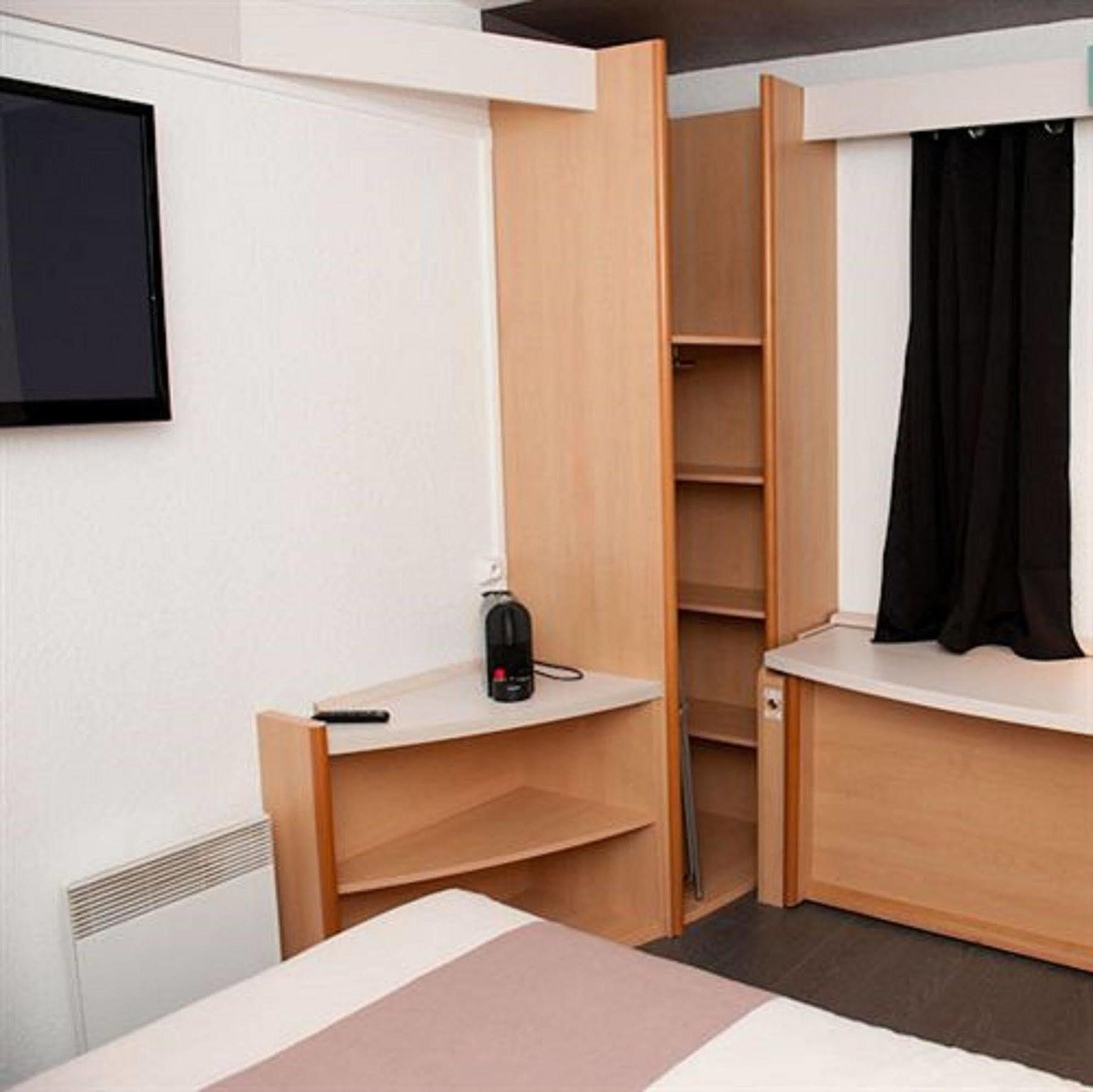 Egg Hotel Gonesse กูเนสส์ ภายนอก รูปภาพ