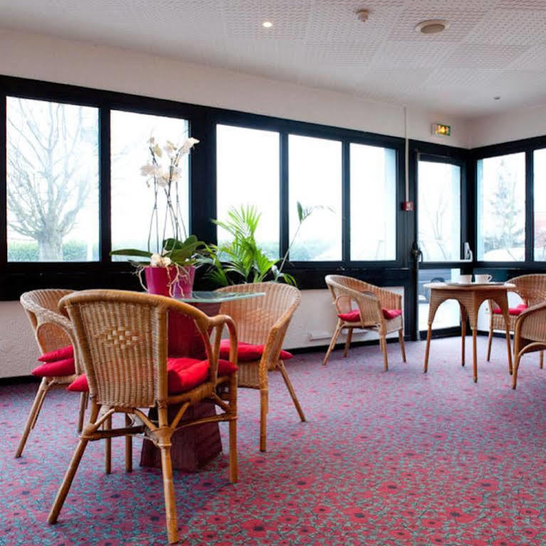 Egg Hotel Gonesse กูเนสส์ ภายนอก รูปภาพ