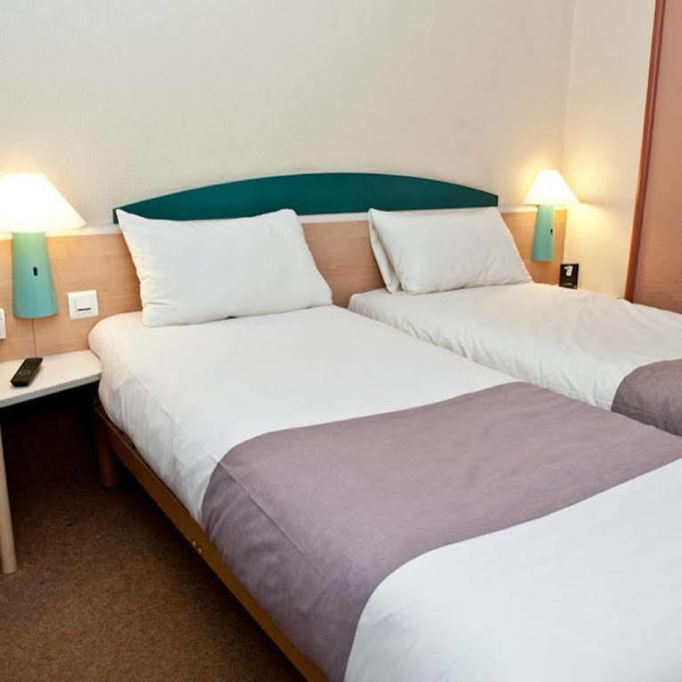 Egg Hotel Gonesse กูเนสส์ ภายนอก รูปภาพ